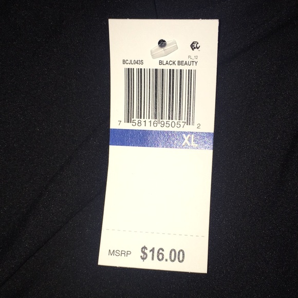 Heart cut out crop top. - Picture 6 of 6